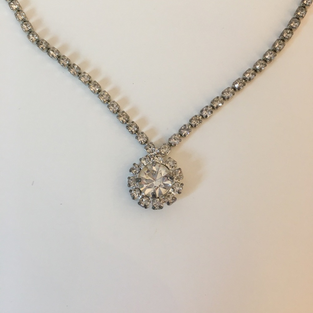 Beautiful diamond-like necklace